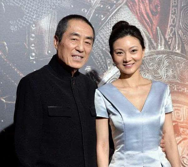 任妻子肖华结婚,但是二人的婚姻并没有维持多少年就结束了,其后张艺谋