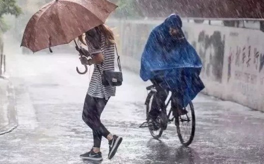 连续下雨天的心情说说句子