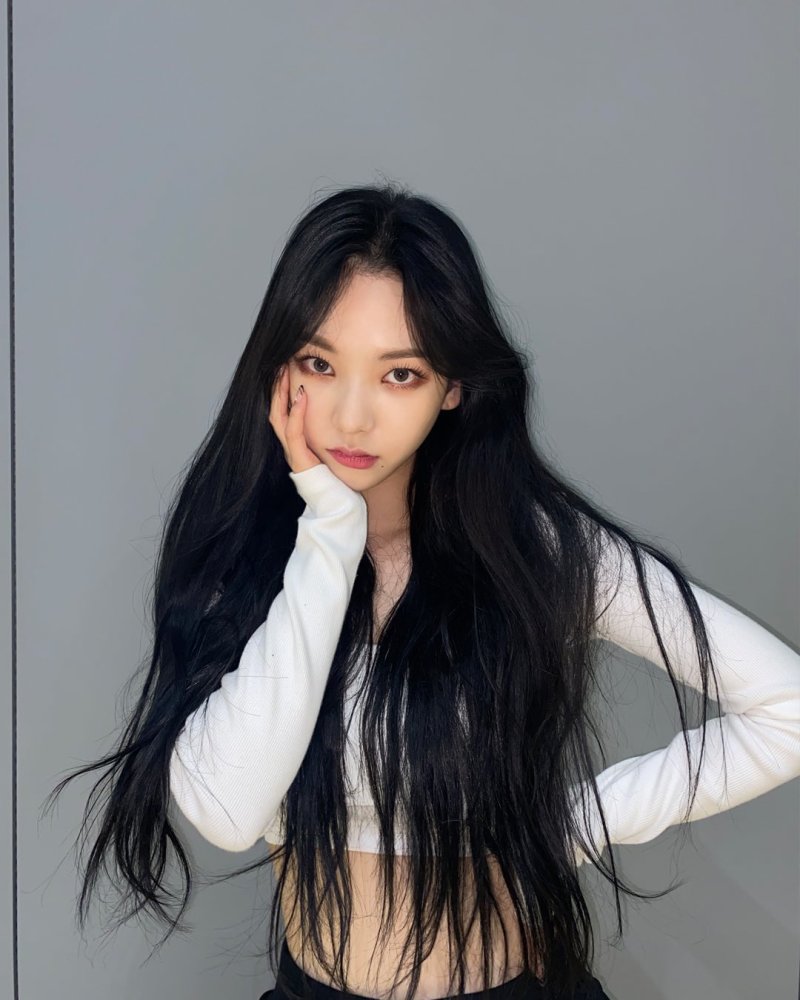 柳智敏karina|蛇系爱豆,现实里的ai美人!_腾讯新闻