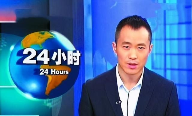 名主持邱启明出狱后现身,两鬓斑白显沧桑,跑菜市场花十元补衣服