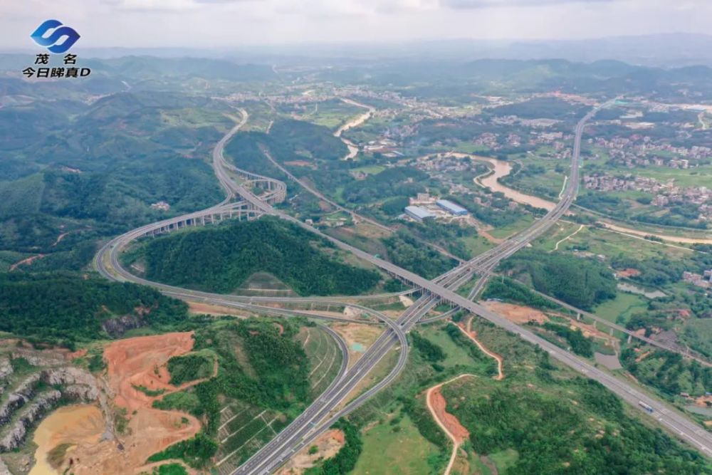 信宜市和罗定gdp_信宜和罗定的发展,谁更胜一筹(3)