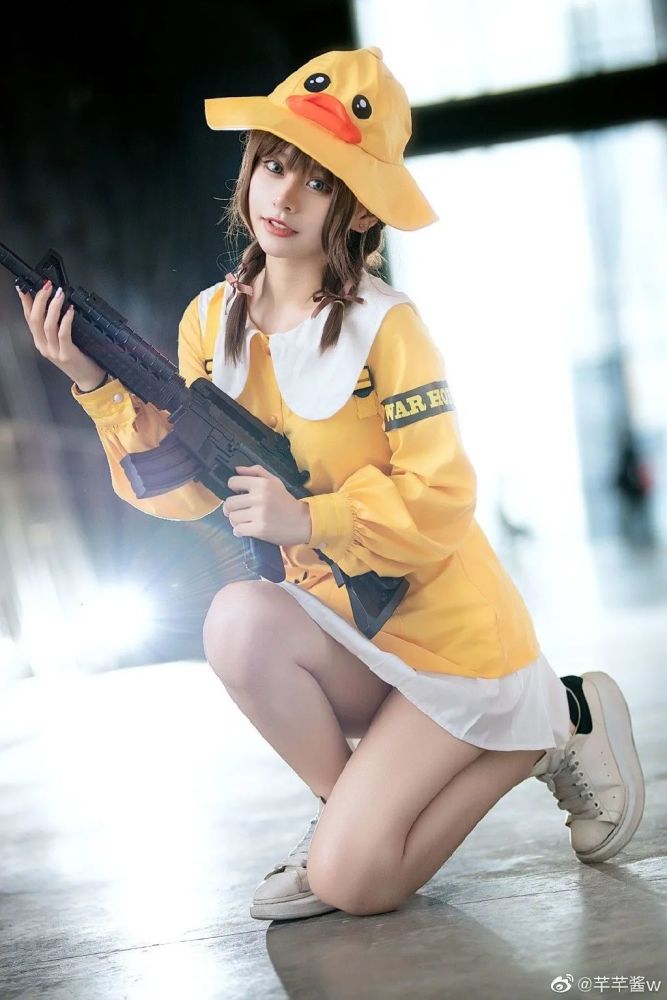 《和平精英》小黄鸭套装-cosplay作品欣赏