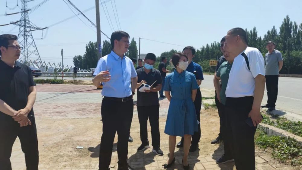 威县县委书记崔耀鹏现场调度农业结构调整和人居环境整治工作