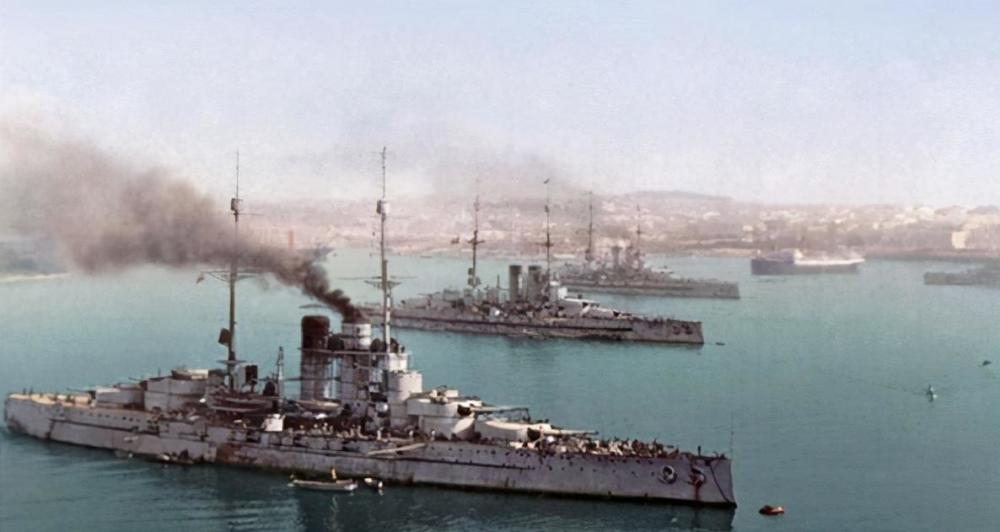 联合力量级末舰圣·伊斯特万号,战争中遭遇意大利海军鱼雷艇的攻击而