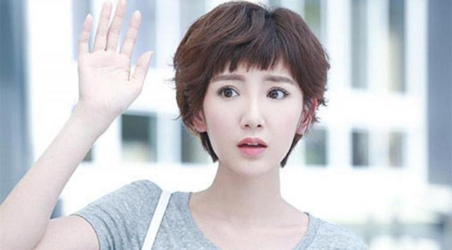 出生就被扔垃圾桶,成名后父亲索要5千万,毛晓彤:谁能替我坚强