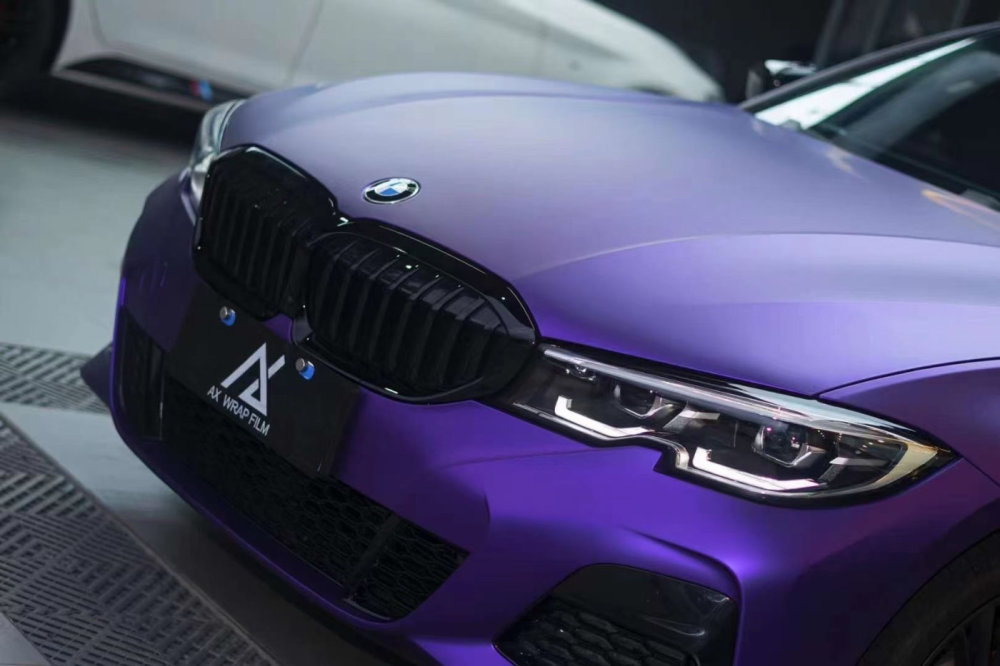 膜呗改色案例:宝马330i全车改色亚面金属紫 这款颜色有点富贵