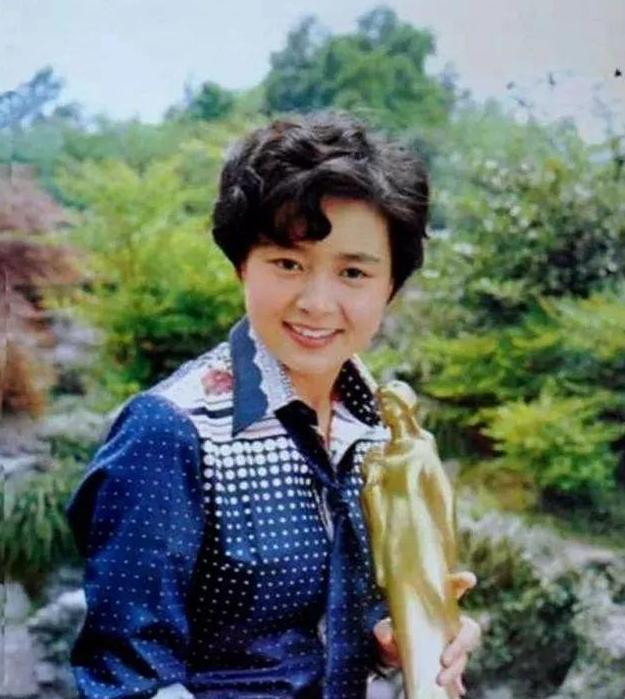 "周筠"张瑜比肩刘晓庆,1985年弃夫出国,离婚30年仍无