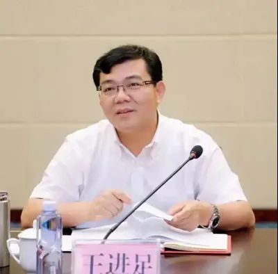 王进足任漳州市人民政府代理市长附简历