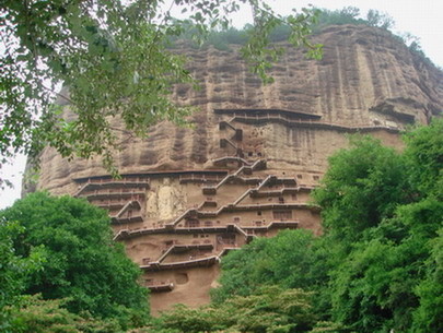 天水麦积山风景图