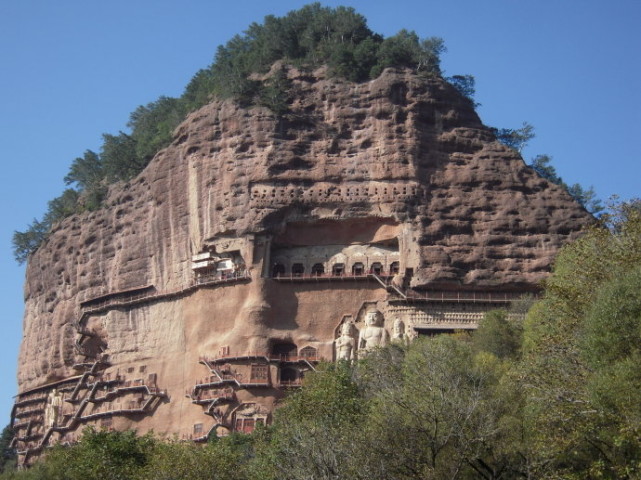 天水麦积山风景图