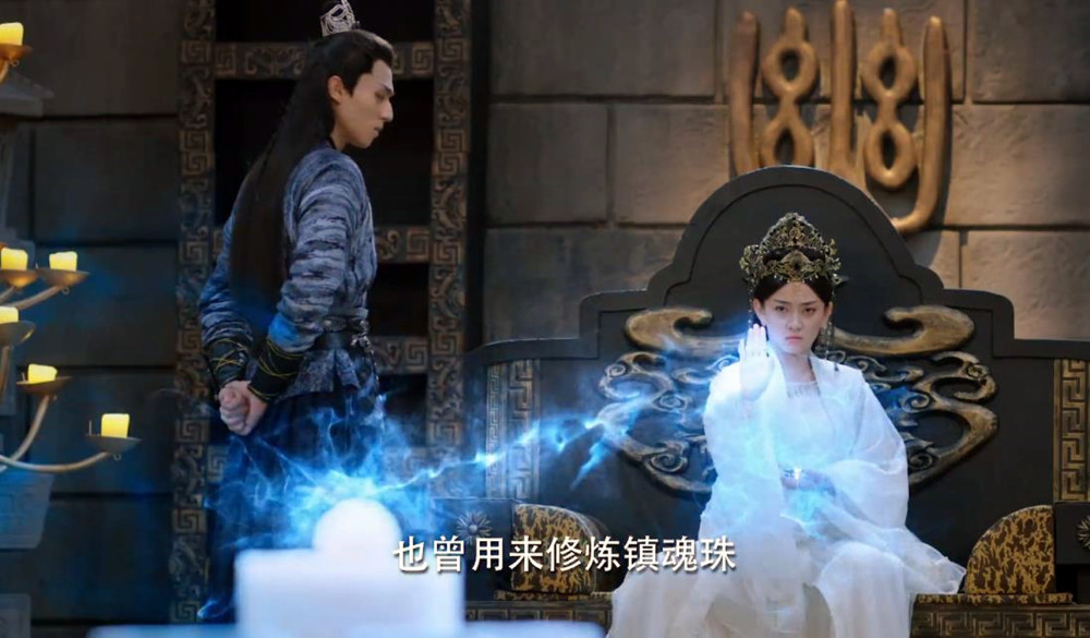 《双世宠妃3》女皇一体双魂?体内有曲香檀的灵魂,想夺舍曲小檀