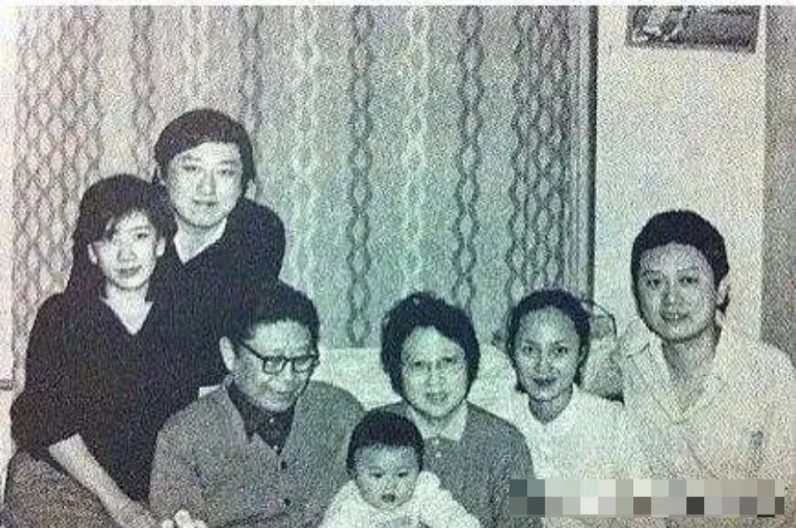 1994年,徐静蕾逼宫王朔老婆:你把他让给我吧!王夫人如何反应的?