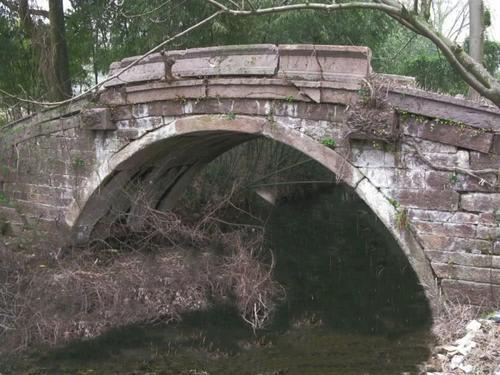 迄今发现的时代最古老保存最完整的宋代古桥梁湖州源洪桥