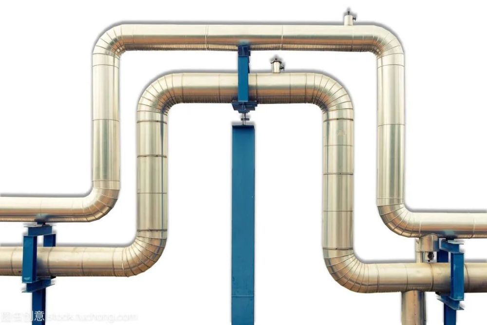 01蒸汽管道的设计很多不同的管道设置在化工装置中,一般布置在厂房的