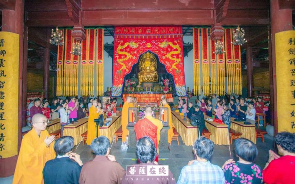 58所寺院自发为高考学子点灯祈福!