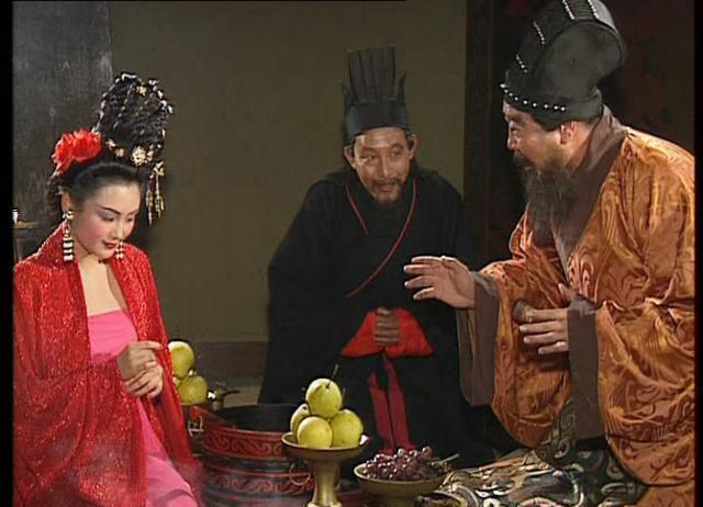 王允的"美人计"漏洞百出,为何吕布和董卓能中招?