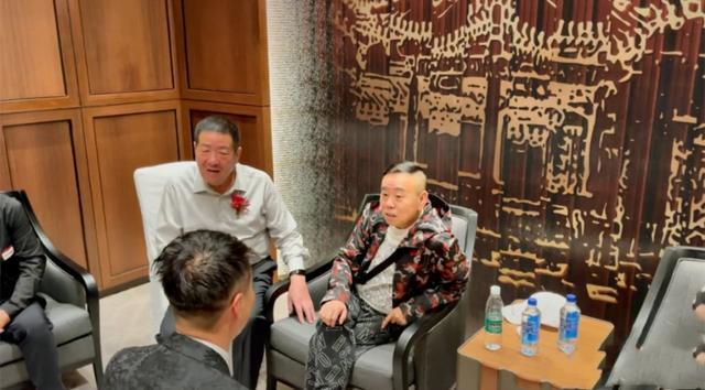 闫学晶儿子大婚,师父赵本山没去,神秘丈夫也没到场,?