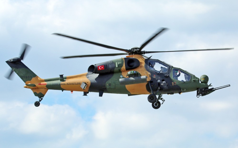 菲律宾空军大肆招兵买马,一口气买16架黑鹰直升机,却是波兰制造