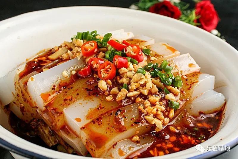 烟火袅袅的重庆夜市,一顿火辣辣的美食让人爽翻天(下集)
