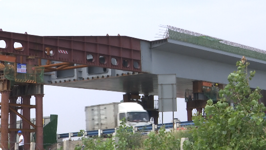 省内首次濮卫高速四座钢箱梁将横跨京港澳高速