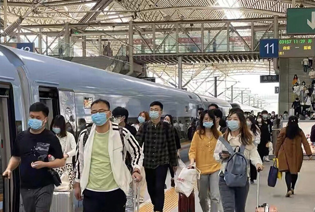 南京各区常住人口GDP_2017年南京统计公报 GDP总量11715亿 常住人口增加6.5万 附图表