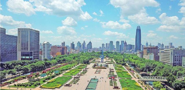 经济总量一千亿的城市_一千亿一克陨石图片