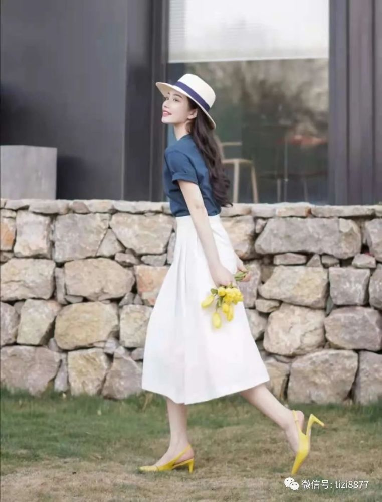 白裙子配什么颜色鞋子好看