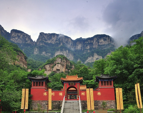 石家庄平山县佛光山有什么样的美景呢