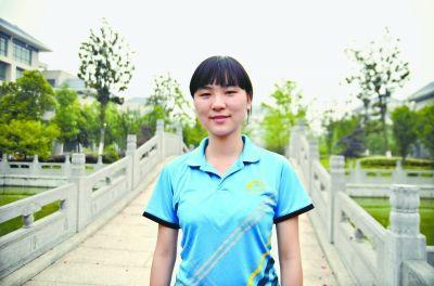 湖北女孩李卓雅高考617分,却放弃大学,选择复读,最后考了多少
