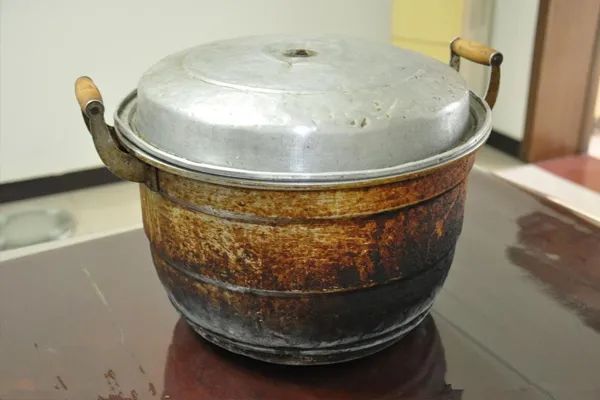 中国近三成人铝摄入超标,为什么还在用铝锅做饭?看完