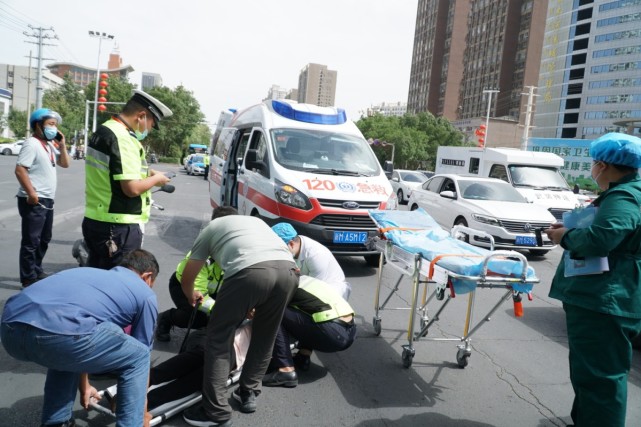 新疆库尔勒警医联动火速抢救交通事故受伤者形成机制