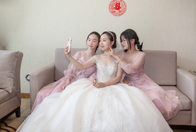 办婚礼大概多少钱_女孩婚礼办成游园会_扬州市民可以在镇江办游园卡吗