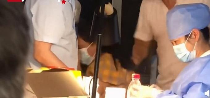 女子因害怕打针结果被老公打了,网友:迷惑行为