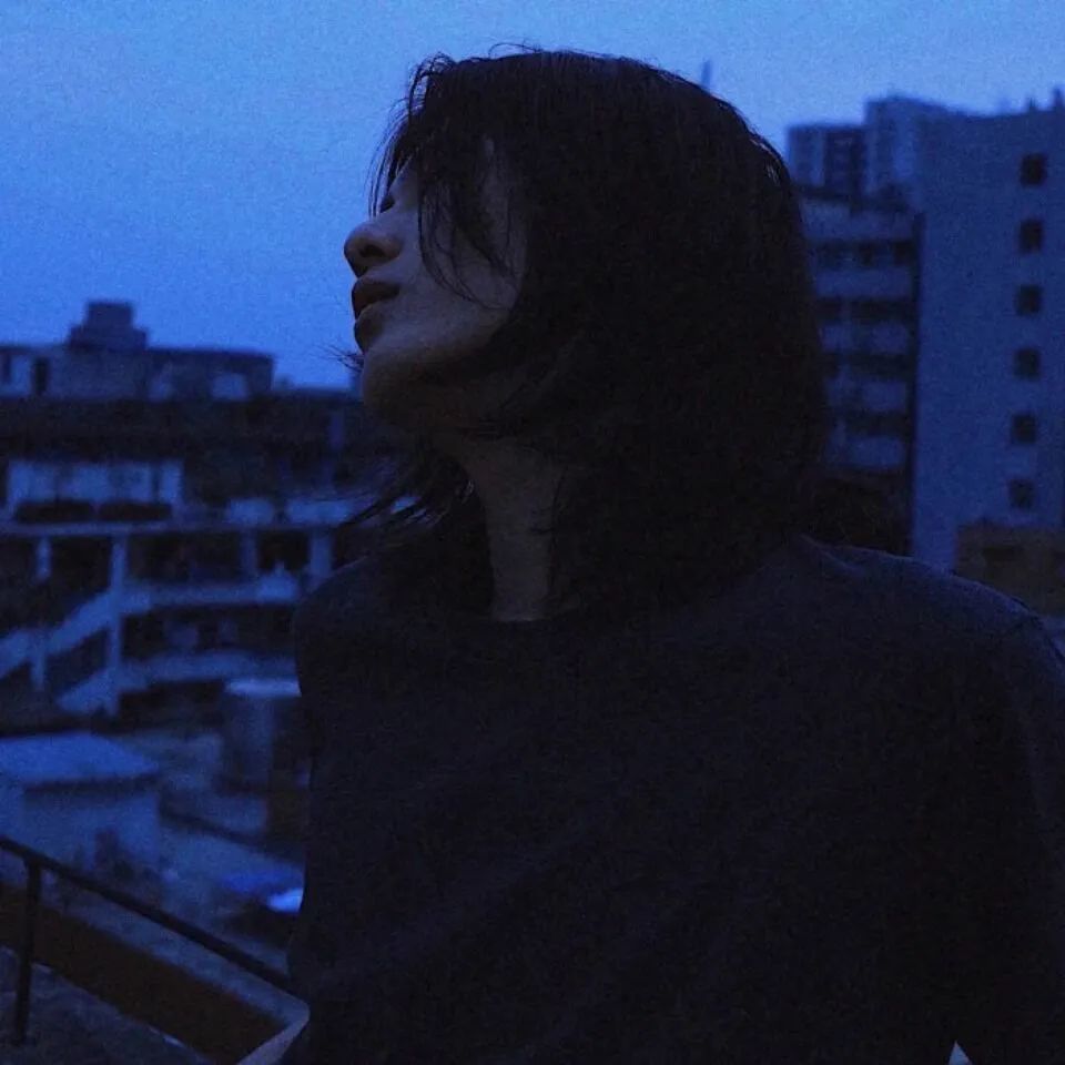 "高冷厌世优质女头"