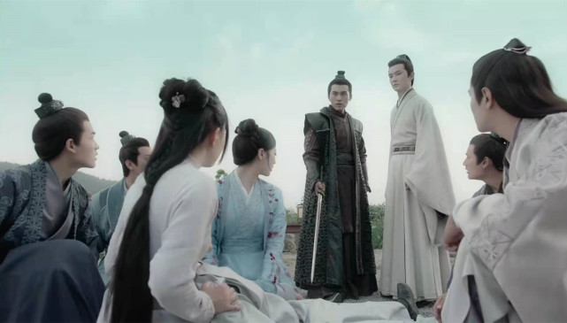结交了五湖盟五子,龙雀,秦怀章,甄如玉等人,还娶了神医谷的芝仙岳凤儿