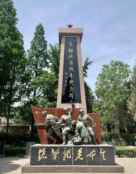 今年72岁的他,既是朱村抗日战斗纪念馆的名誉馆长,还是馆里