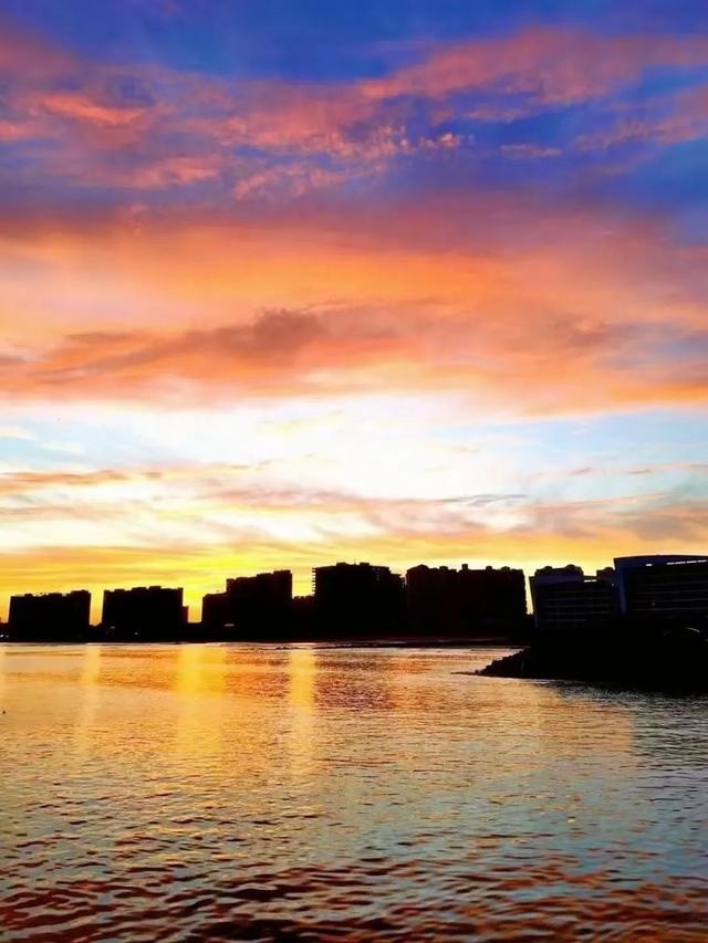 海阳绝美晚霞,带你一秒入夏!