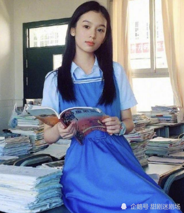 之后,更是凭借《山河令》里面,古灵精怪的顾湘,小火了一把.