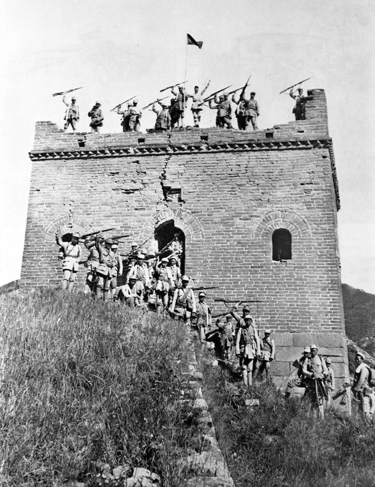 1940年的百团大战,图为百团大战中,八路军攻克涞源县日军据点东团堡