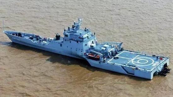 中国航天科技集团出了一款d3000型三体隐形无人战舰,长约30米,不仅能