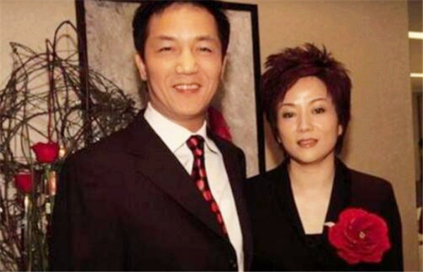上海首富周正毅:入狱嫌热给每个牢房装空调,服刑16年赚了30亿