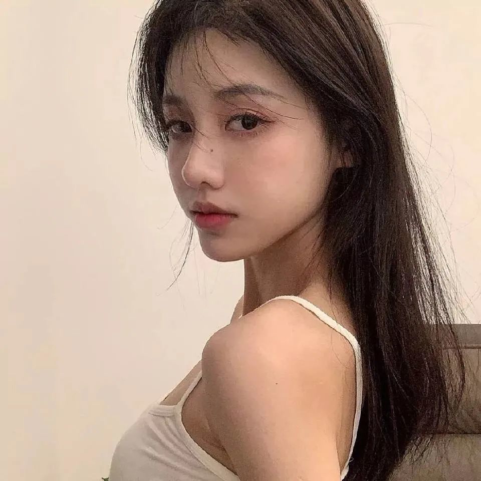 甜美小众女头像