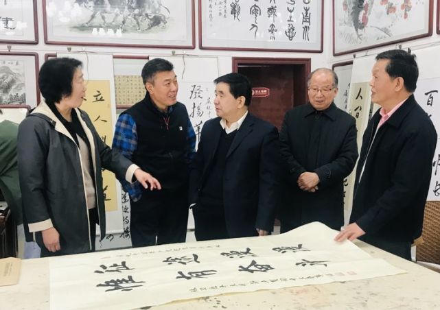 原西安市人大副主任党组书记,西安市常务副市长郝树茂为活动题词.