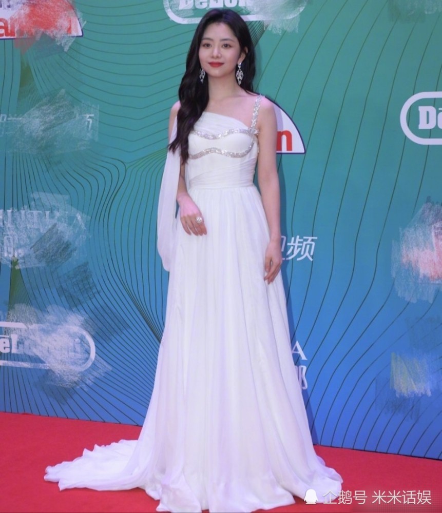 白玉兰红毯生图来了关晓彤谭松韵还行被鞠婧祎惊艳到