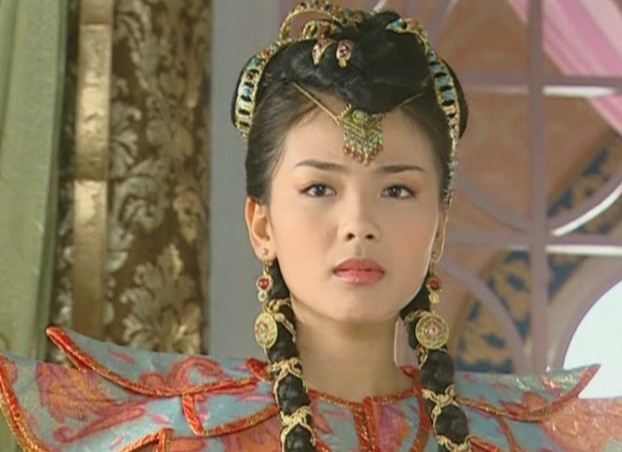 刘涛 《还珠格格》里刘涛饰演的缅甸公主慕沙漂亮又带几分英气,凭借