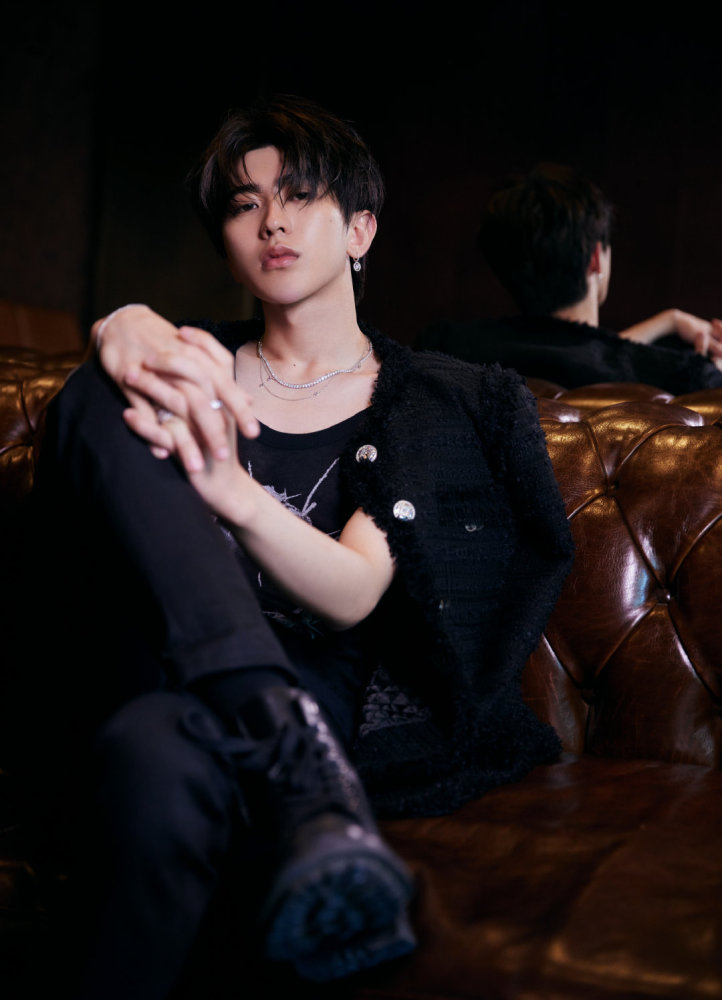 蔡徐坤高清图片