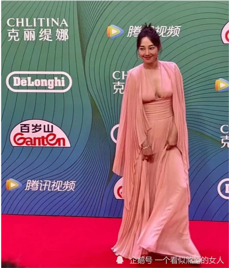 倪妮童瑶关晓彤鞠婧祎等人白玉兰红毯比美,路人生图下