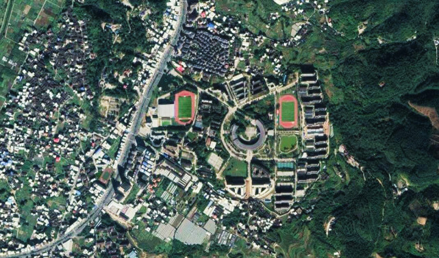 一所专科,都位于市区内|龙岩|闽西职业技术学院|福建|龙岩学院|专科