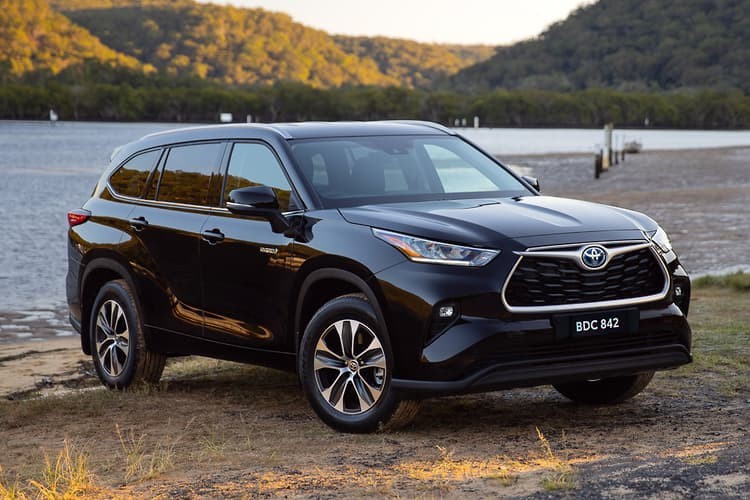 丰田2021款suv新款,丰田2021款 随着丰田广受欢迎的七座家庭 suv 提升其竞争力并试图避免来自新现代