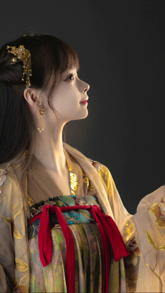 豆蔻年华的古装美少女好有仙气的感觉